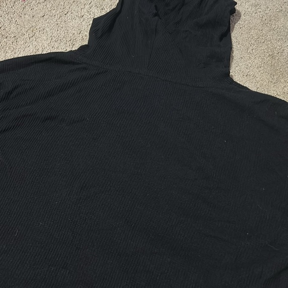 Cropped Sweater - Picture 4 of 5